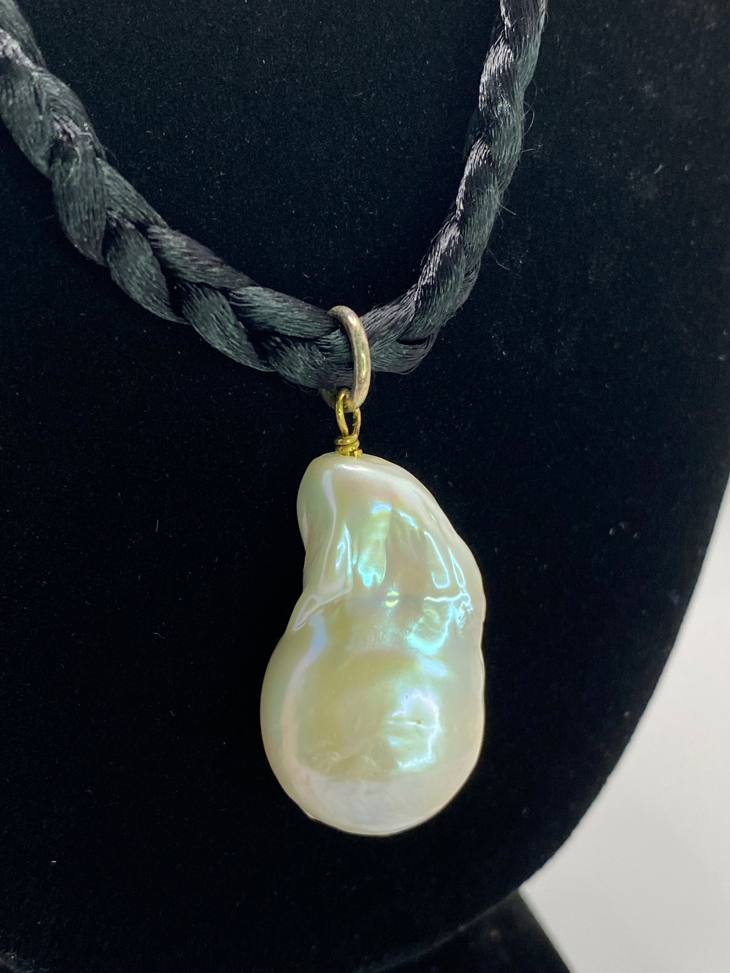 Baroque Pearl Pendant Necklace
