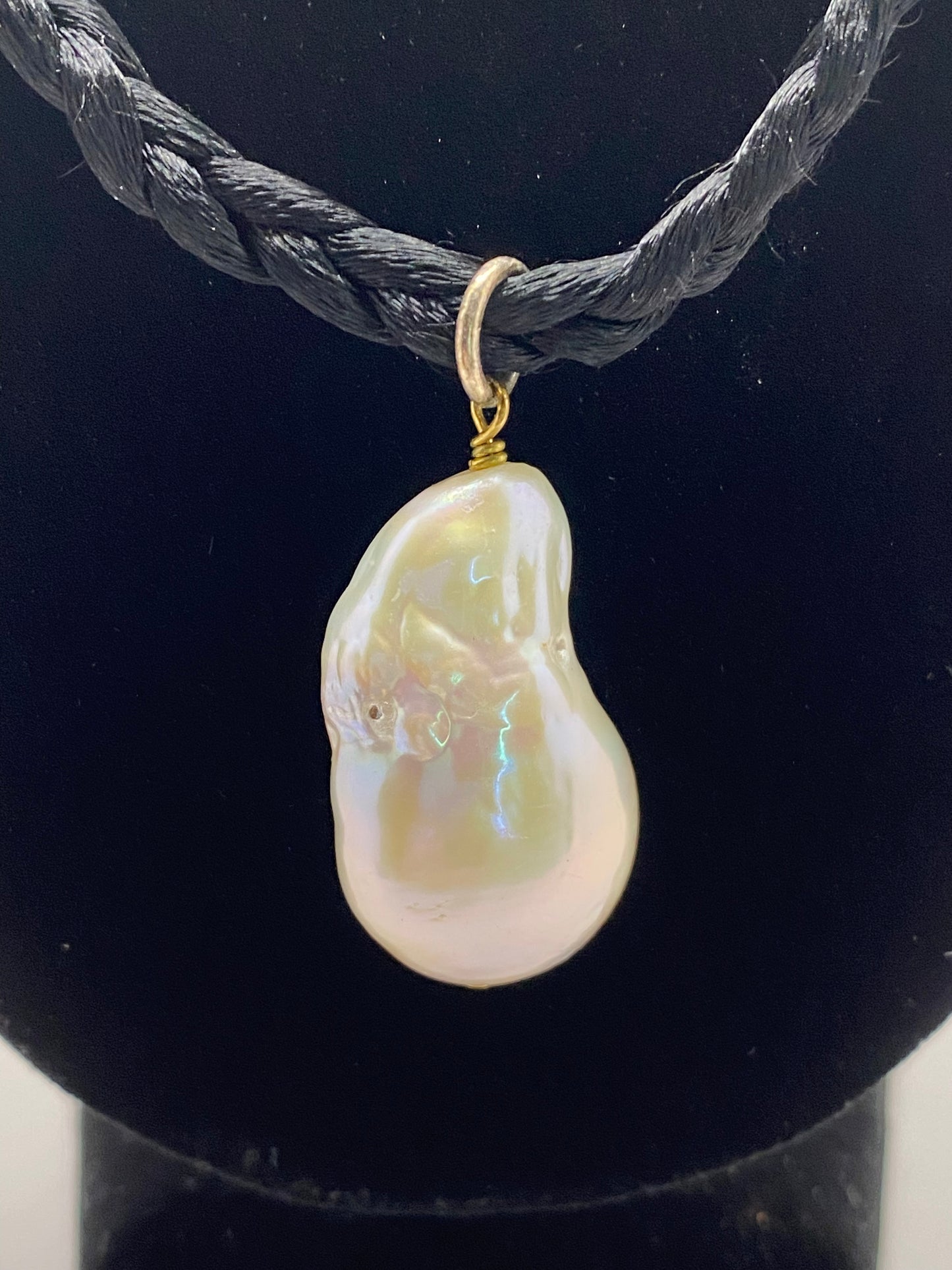 Baroque Pearl Pendant Necklace