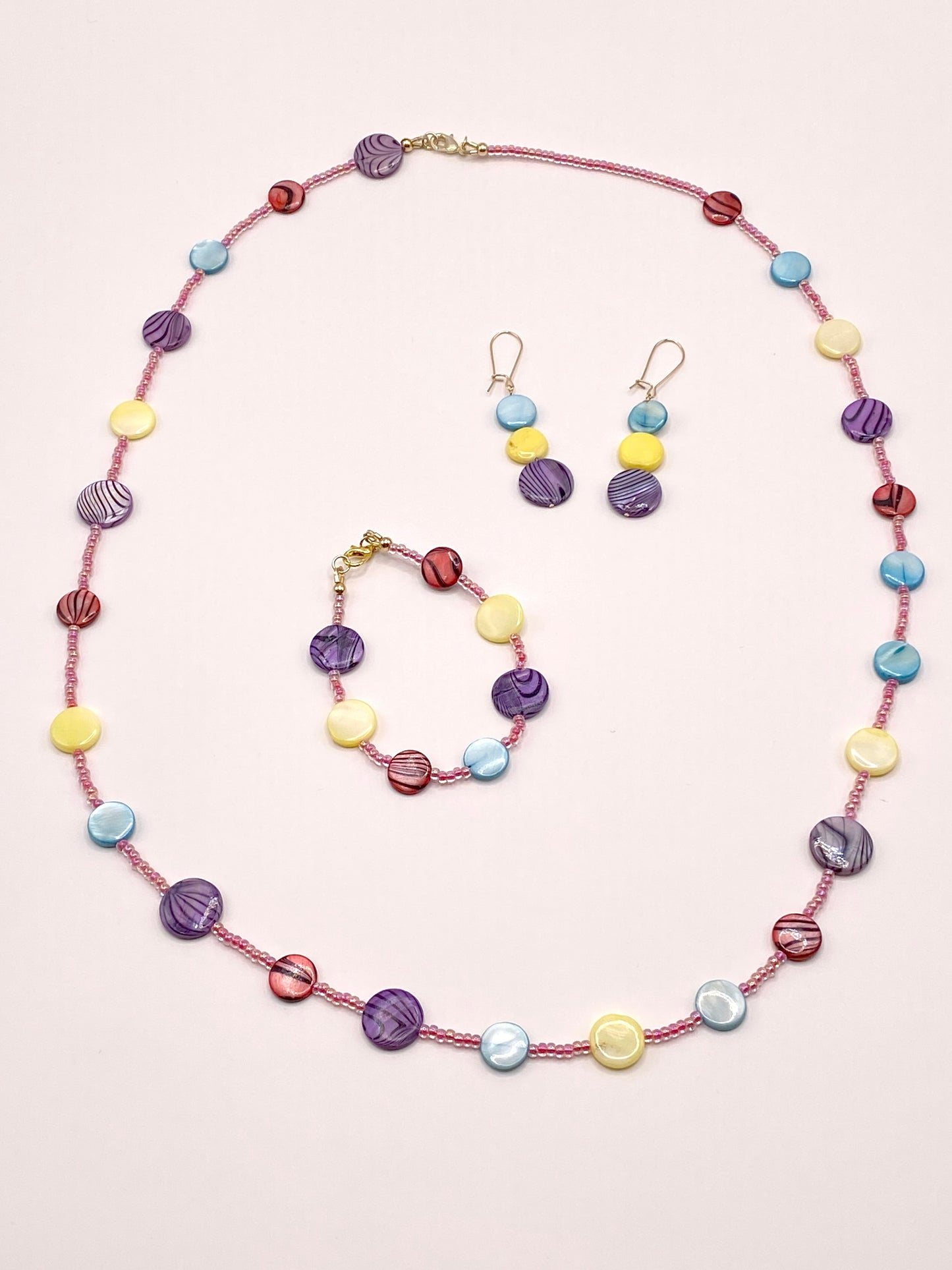 Dyed Shell and Glass Beaded Necklace, Bracelet and Earring Set