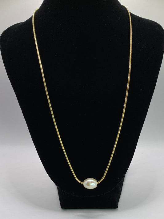 Pearl Pendant Necklace