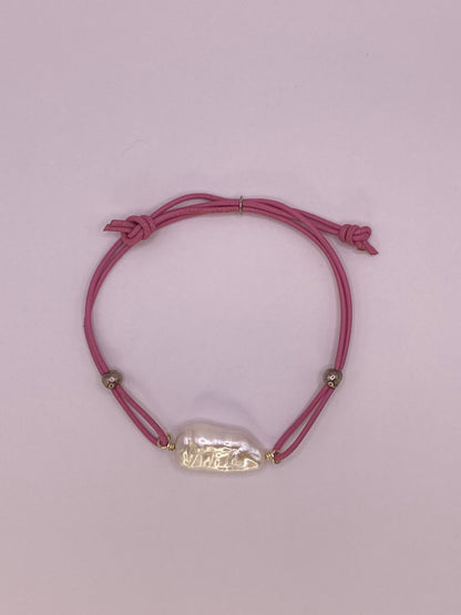 Baroque Pearl and Pink Leather Bracelet